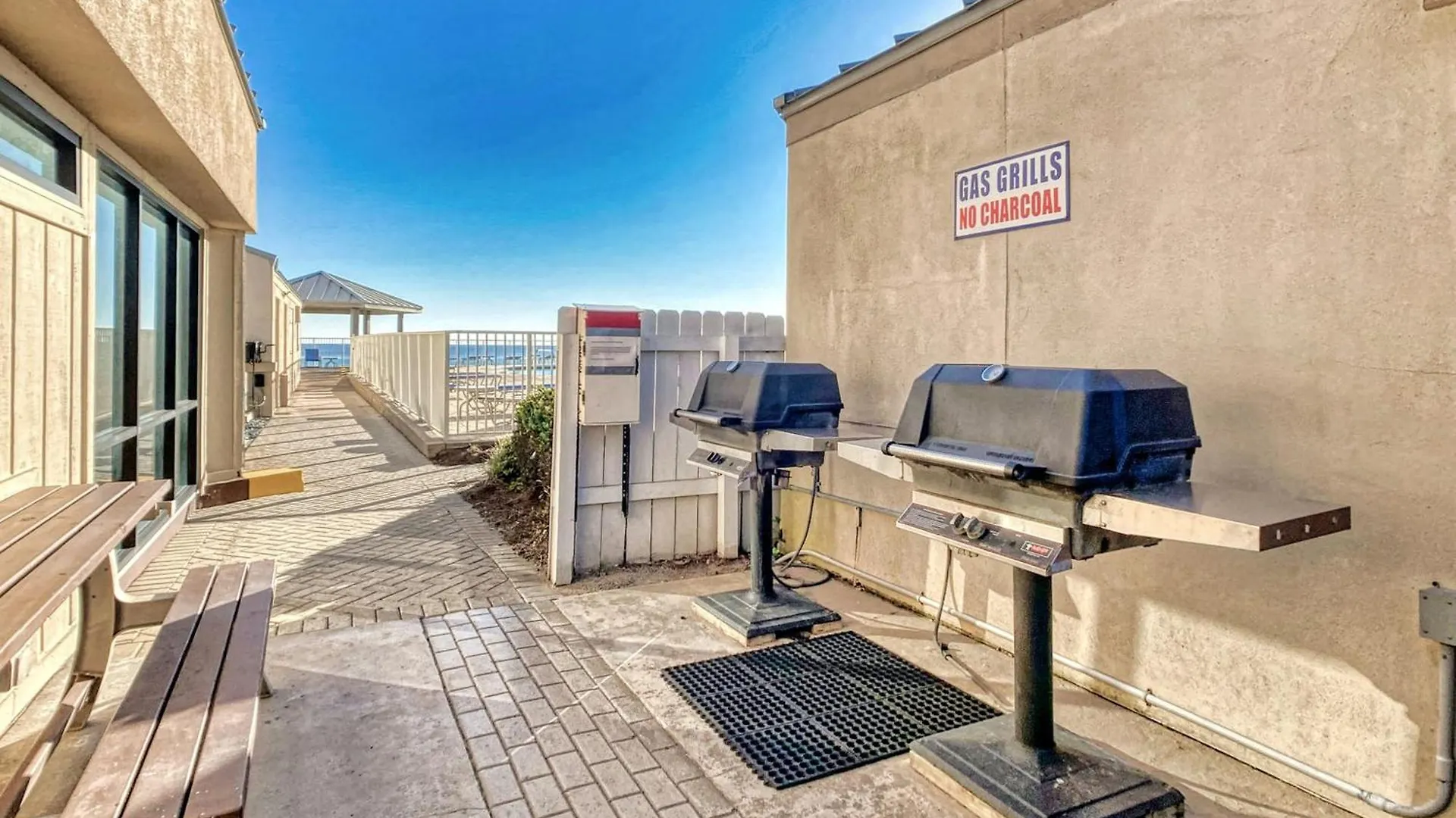 Beach House Condominiums C303 - Beachfront With Pool, Wifi, & Beach Service Destin