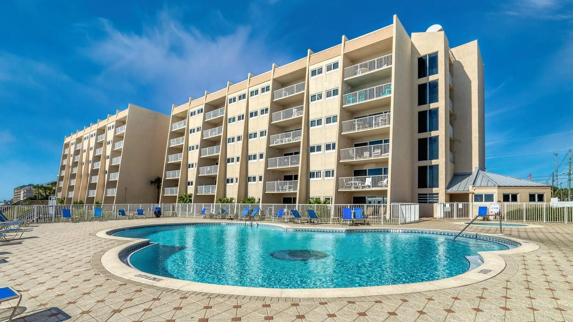 Beach House Condominiums C303 - Beachfront With Pool, Wifi, & Beach Service Destin Apartment