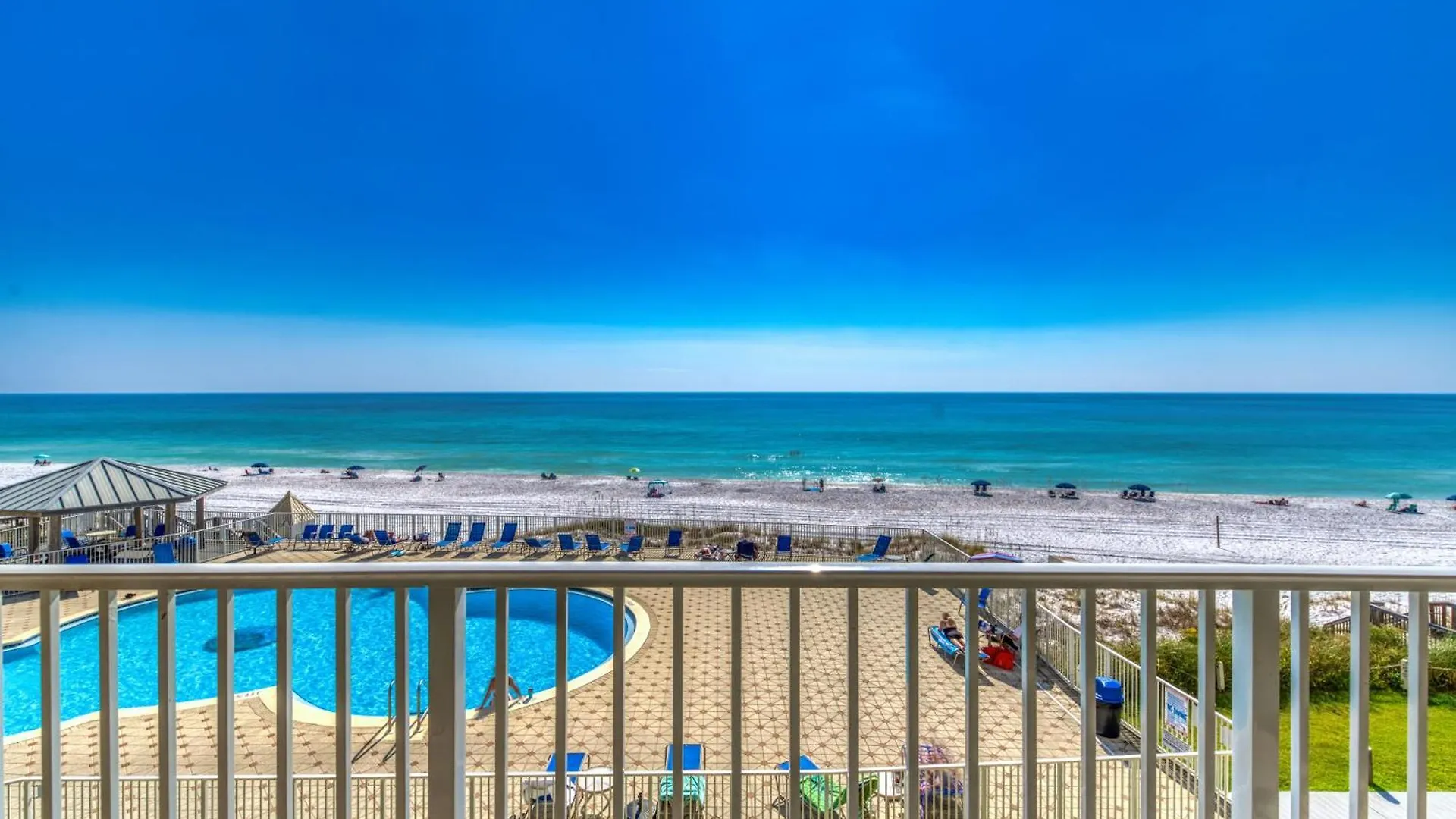 Apartment Beach House Condominiums C303 - Beachfront With Pool, Wifi, & Beach Service Destin