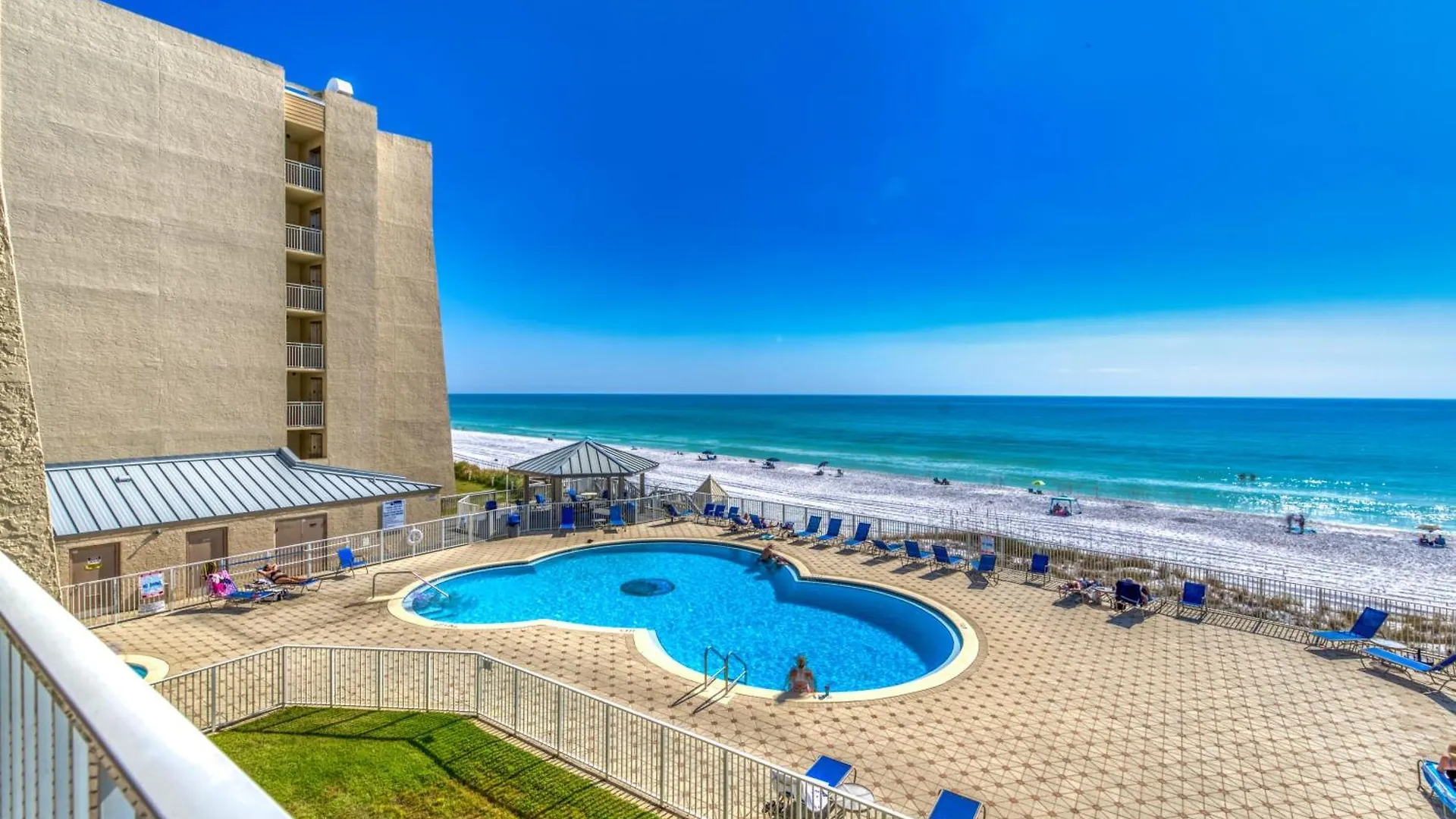 Beach House Condominiums C303 - Beachfront With Pool, Wifi, & Beach Service Destin United States