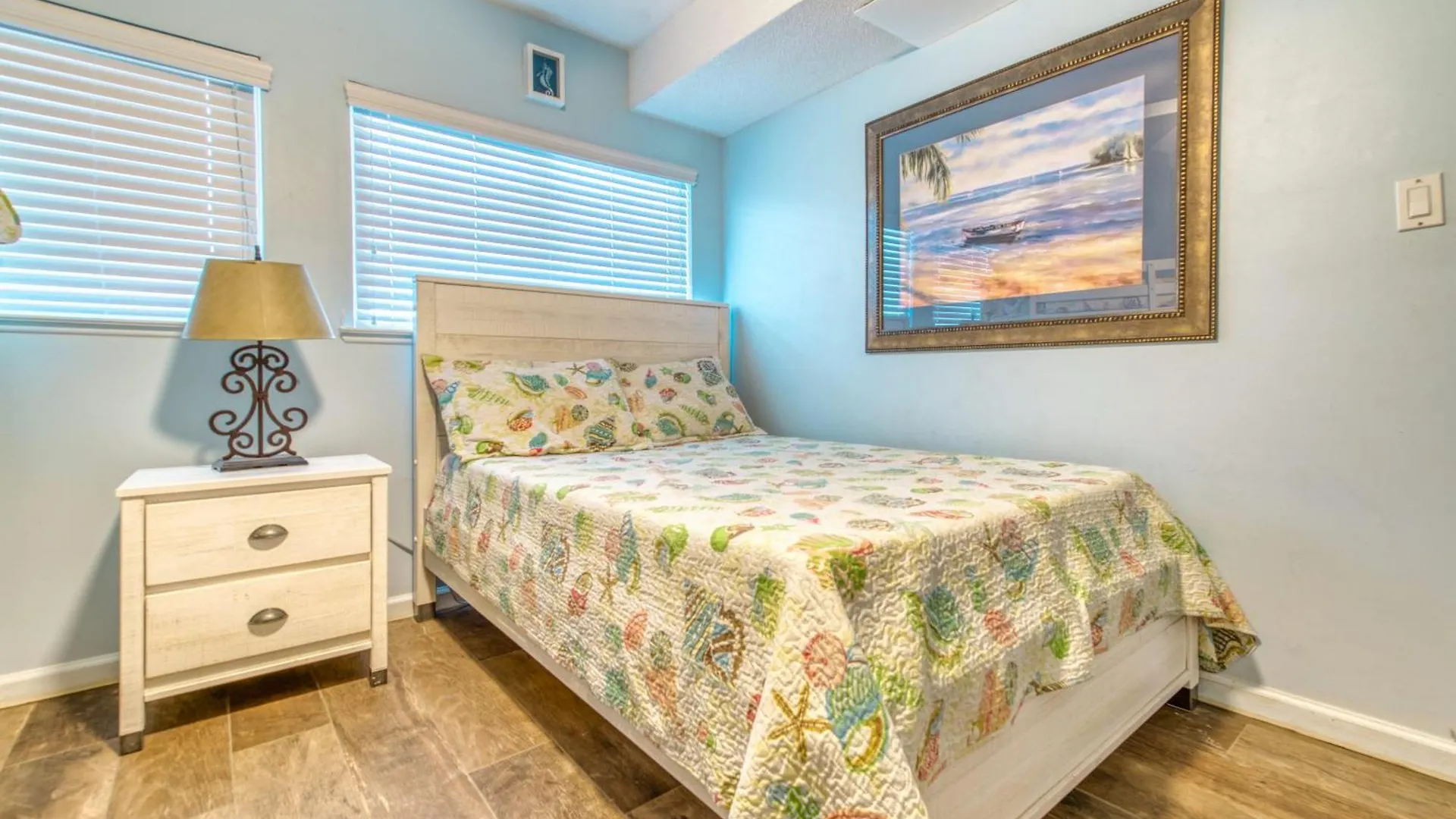 Apartment Beach House Condominiums C303 - Beachfront With Pool, Wifi, & Beach Service Destin