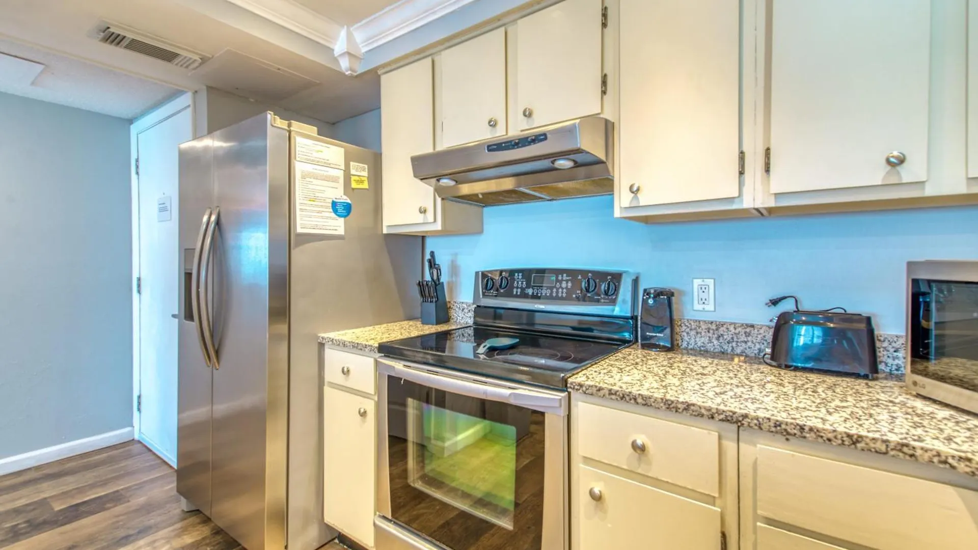 Beach House Condominiums C303 - Beachfront With Pool, Wifi, & Beach Service Destin