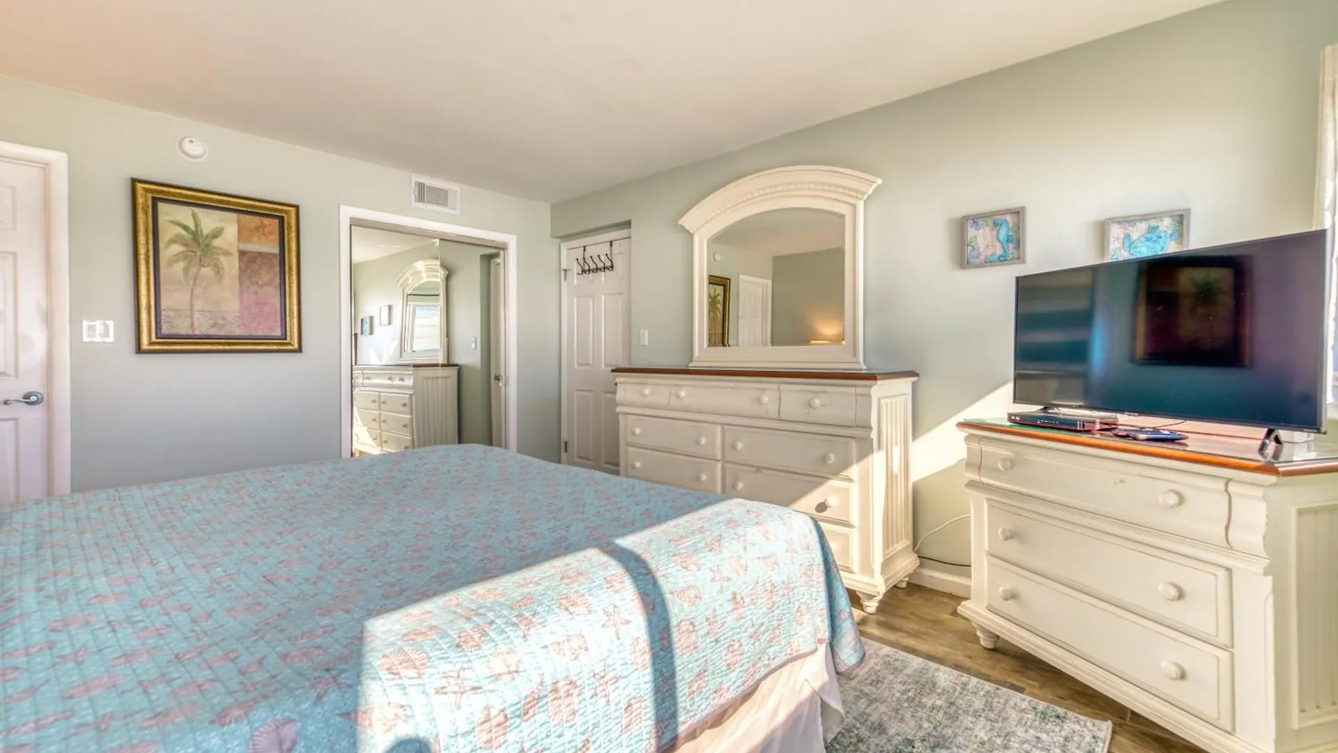 Beach House Condominiums C303 - Beachfront With Pool, Wifi, & Beach Service Destin United States
