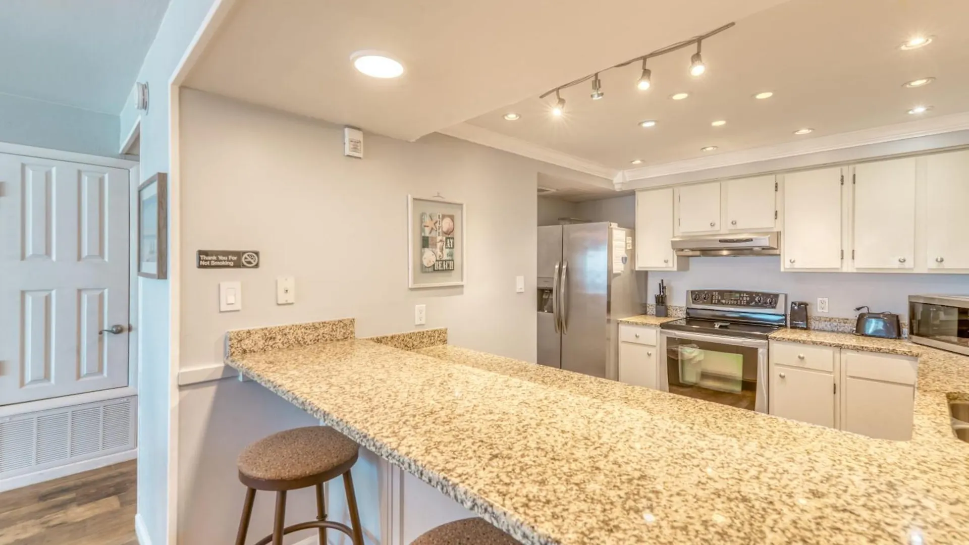 Beach House Condominiums C303 - Beachfront With Pool, Wifi, & Beach Service Destin